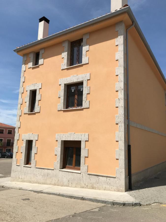 Apartamentos Turisticos Escorraladas Baltanás Buitenkant foto